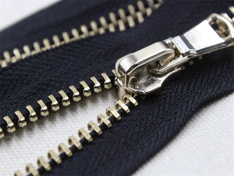 How to identify the quality of zipper in order to obtain high-quality products?
