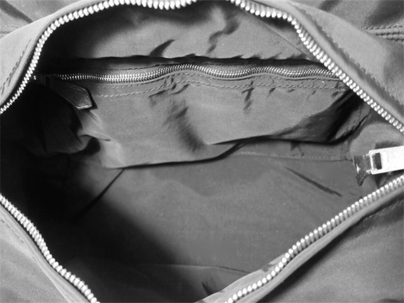Can you simply tell the authenticity of nylon zippers?